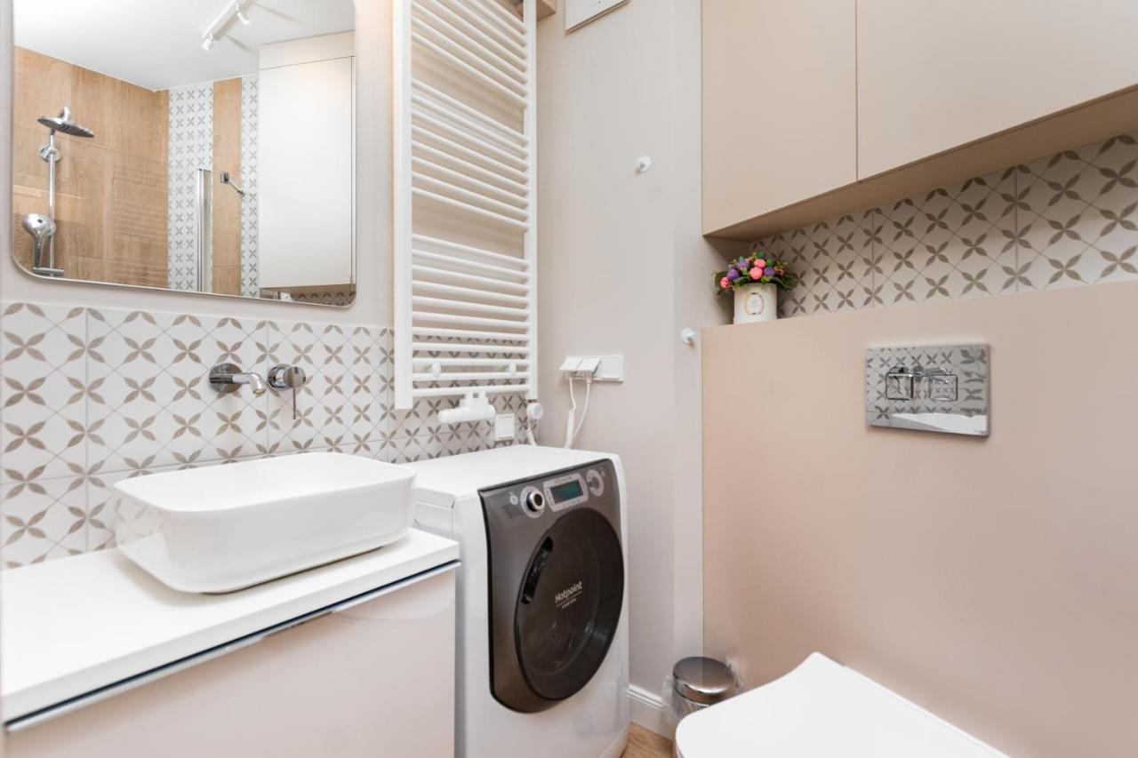 Apartament Solidarnosci By Your Freedom Warsaw Luaran gambar